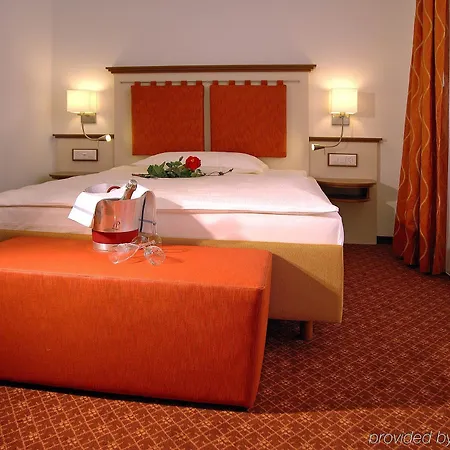 Simi Hotell