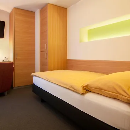 Simi Hotel