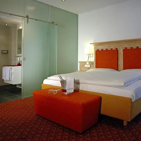 Simi Hotell