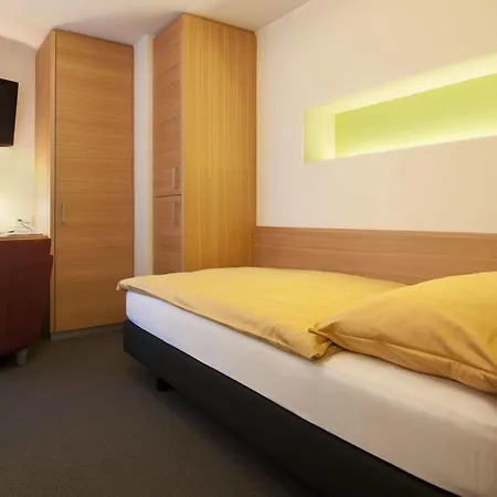Simi Hotel